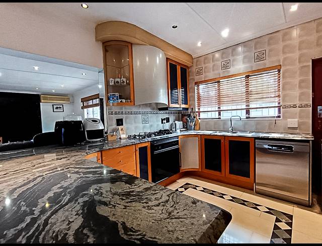 3 BEDROOM SIMPLEX FOR SALE IN AVOCA